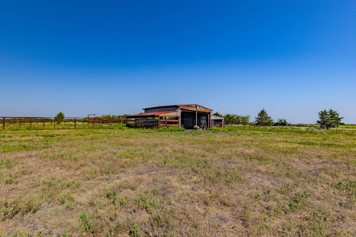 Barn & pasture